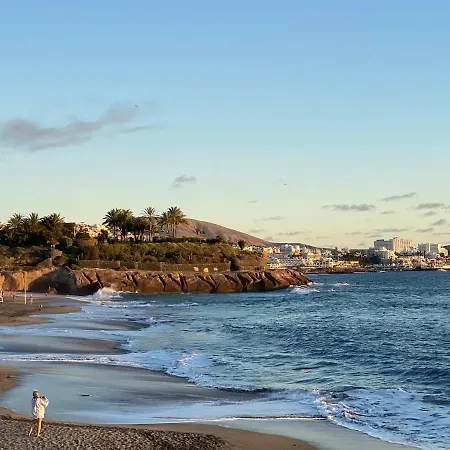 Casa vacanze Spacious 500 M From The Sea! Playa Del Duque *