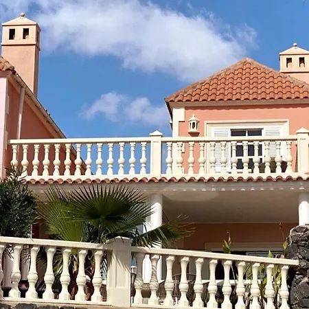 Holiday home Spacious 500 M From The Sea! Playa Del Duque *