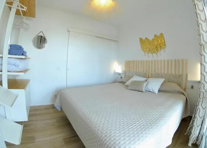 Holiday home Spacious 500 M From The Sea! Playa Del Duque