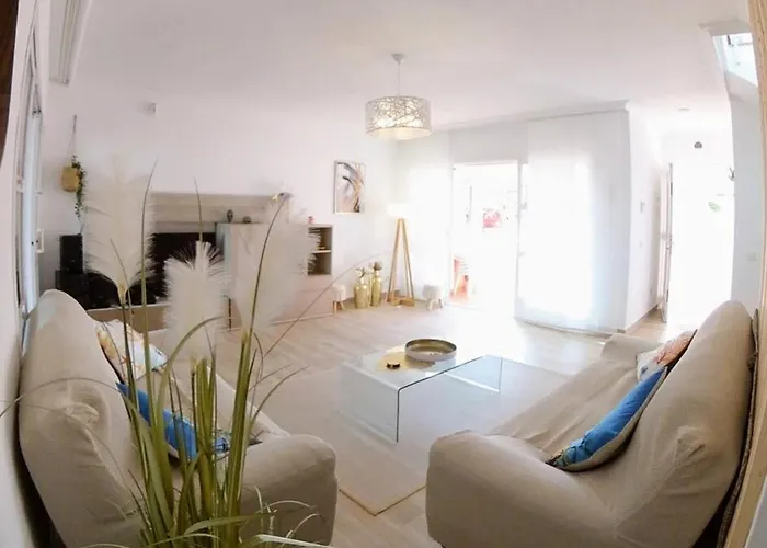 펜션 Spacious 500 M From The Sea! Playa Del Duque