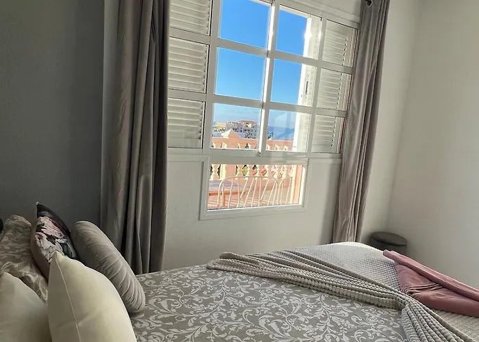 펜션 Spacious 500 M From The Sea! Playa Del Duque