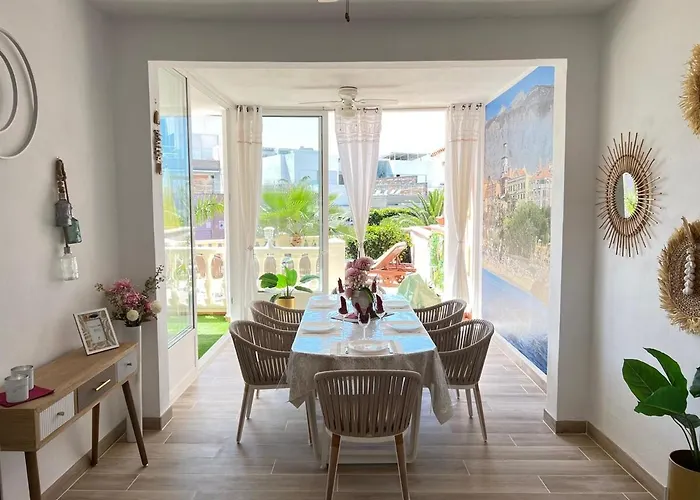 Spacious 500 M From The Sea! Playa Del Duque Holiday home