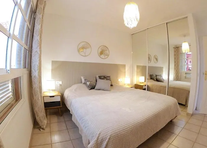 Holiday home Spacious 500 M From The Sea! Playa Del Duque