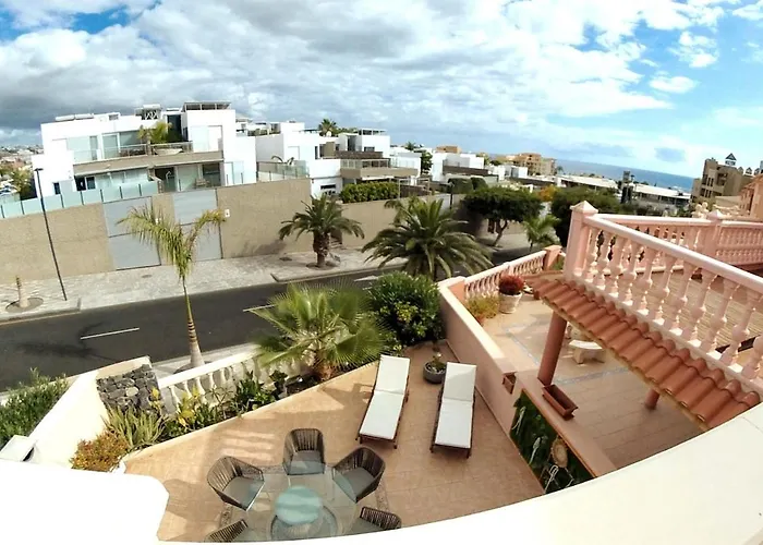 Holiday home Spacious 500 M From The Sea! Playa Del Duque *