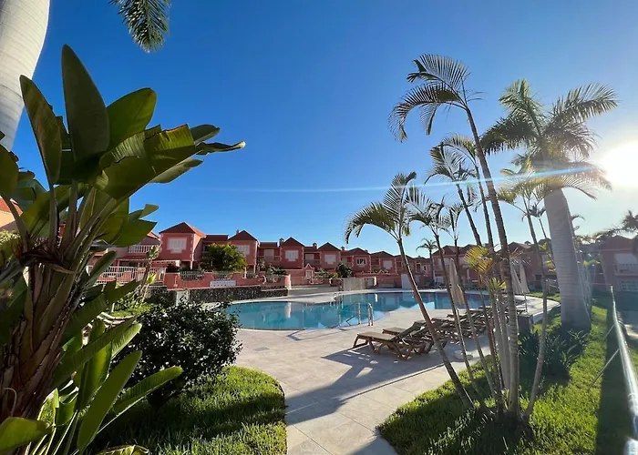 펜션 Spacious 500 M From The Sea! Playa Del Duque 아데제