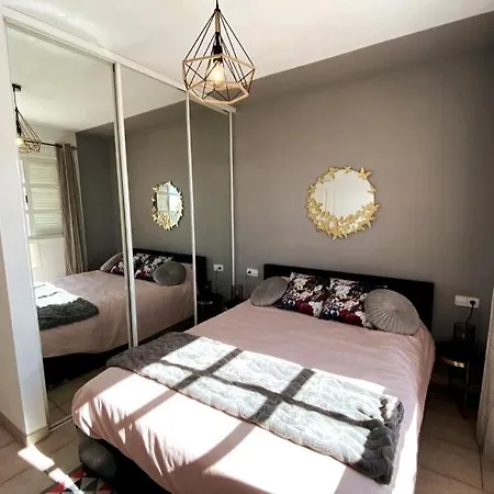 בית נופש Spacious 500 M From The Sea! Playa Del Duque אדחה