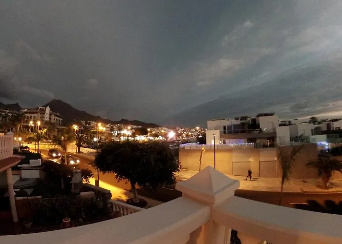 Spacious 500 M From The Sea! Playa Del Duque 度假居 阿德耶