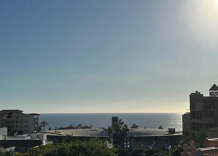 Spacious 500 M From The Sea! Playa Del Duque 度假居 *