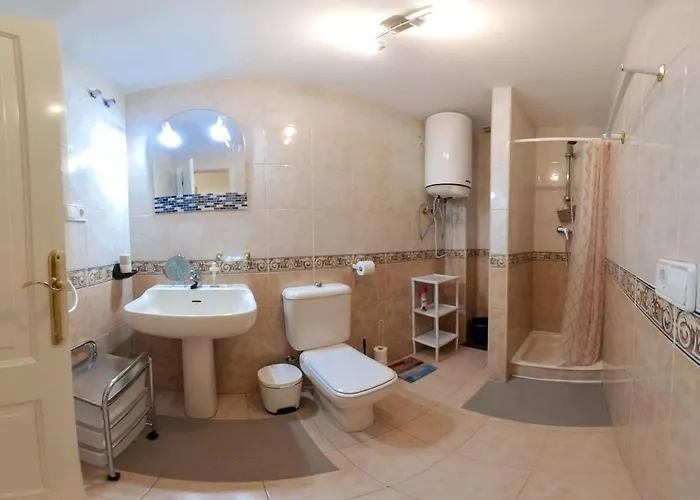 Dom wakacyjny Spacious 500 M From The Sea! Playa Del Duque Costa Adeje (Tenerife)