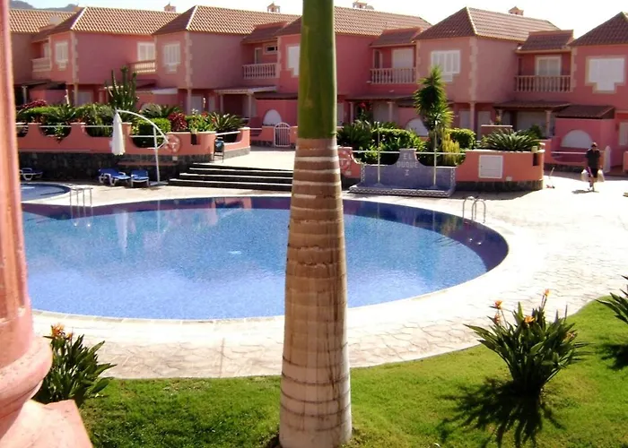 Dom wakacyjny Spacious 500 M From The Sea! Playa Del Duque Costa Adeje (Tenerife)