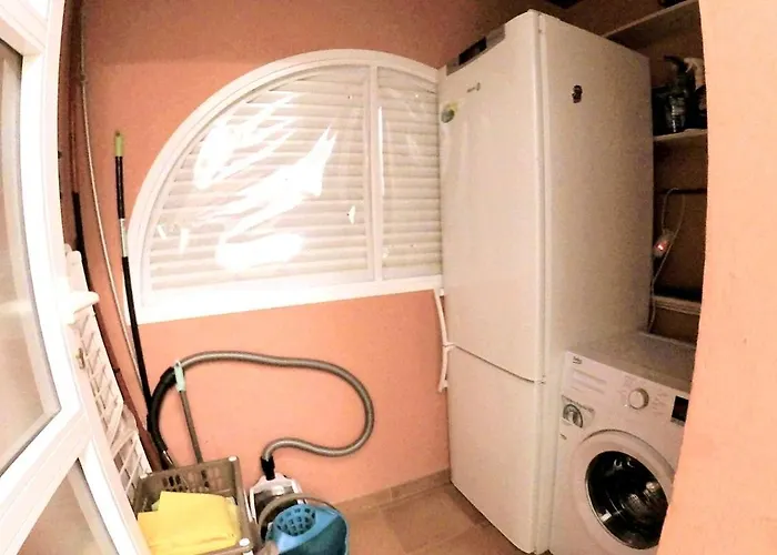 Spacious 500 M From The Sea! Playa Del Duque Casa de Férias *