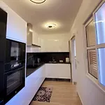 度假居 Spacious 500 M From The Sea! Playa Del Duque 阿德耶