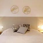 Spacious 500 M From The Sea! Playa Del Duque 度假居 *